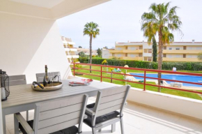 LovelyStay - 2BR Modern, Pool Access, Close to Marina & Beach